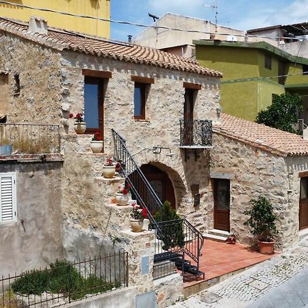La Corte Dei Baroni Loceri Bagian luar foto
