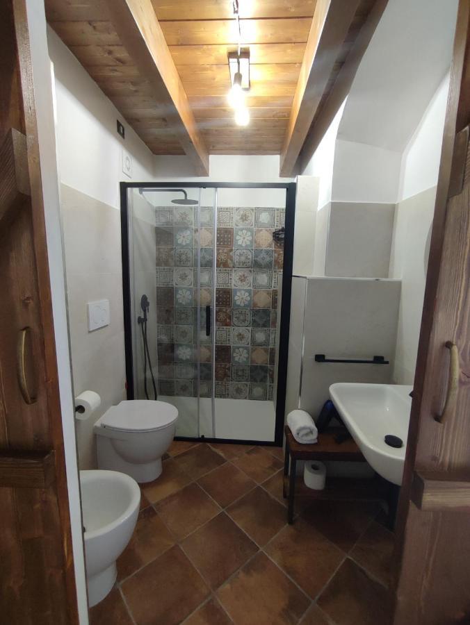 La Corte Dei Baroni Loceri Bagian luar foto