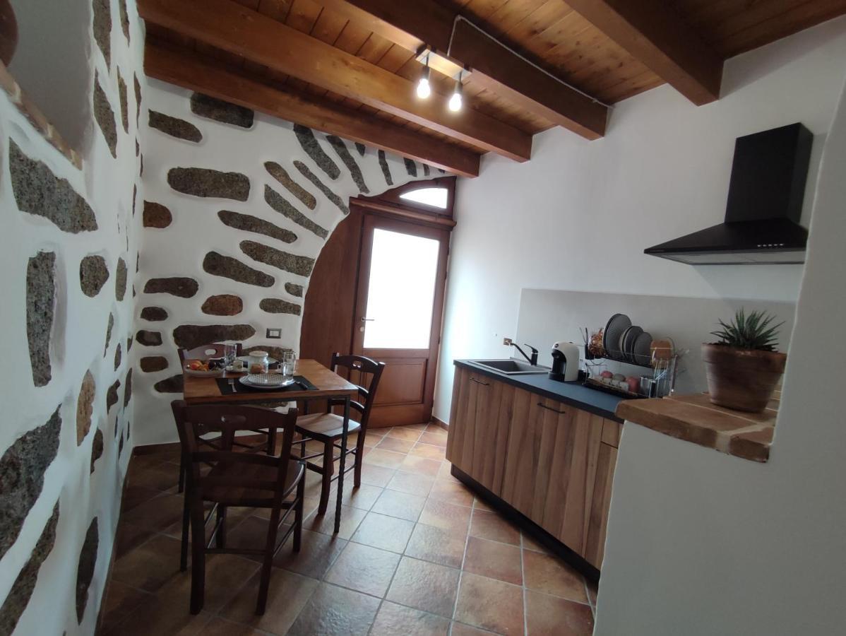 La Corte Dei Baroni Loceri Bagian luar foto